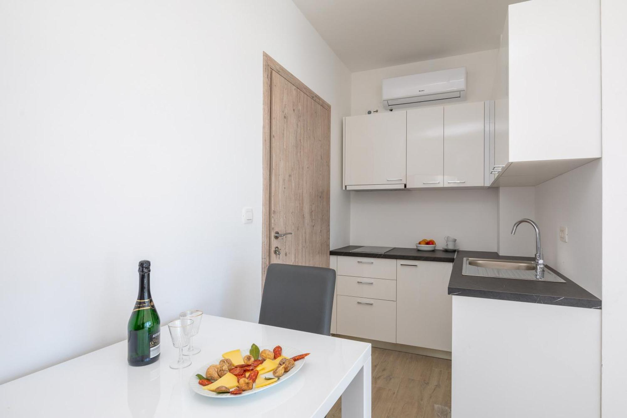 Blue Wonder Apartments Dugi Rat Bilik gambar